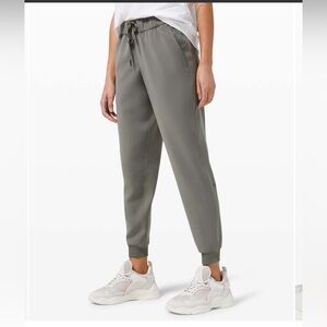 Lululemon On the Fly Jogger